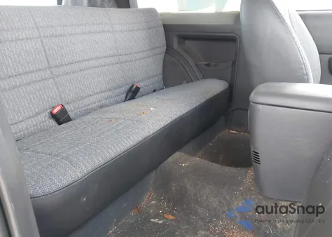 2000 Jeep Cherokee Se from USA, damaged, VIN 1J4FT27P0YL185249